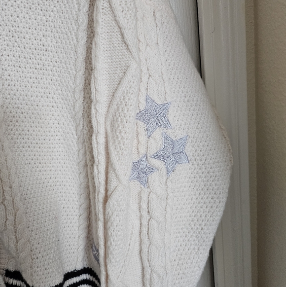 Taylor Swift Women's Inspired Cream Star Oversize Cable Knit Cardigan Size XL. - Picture 4 of 11